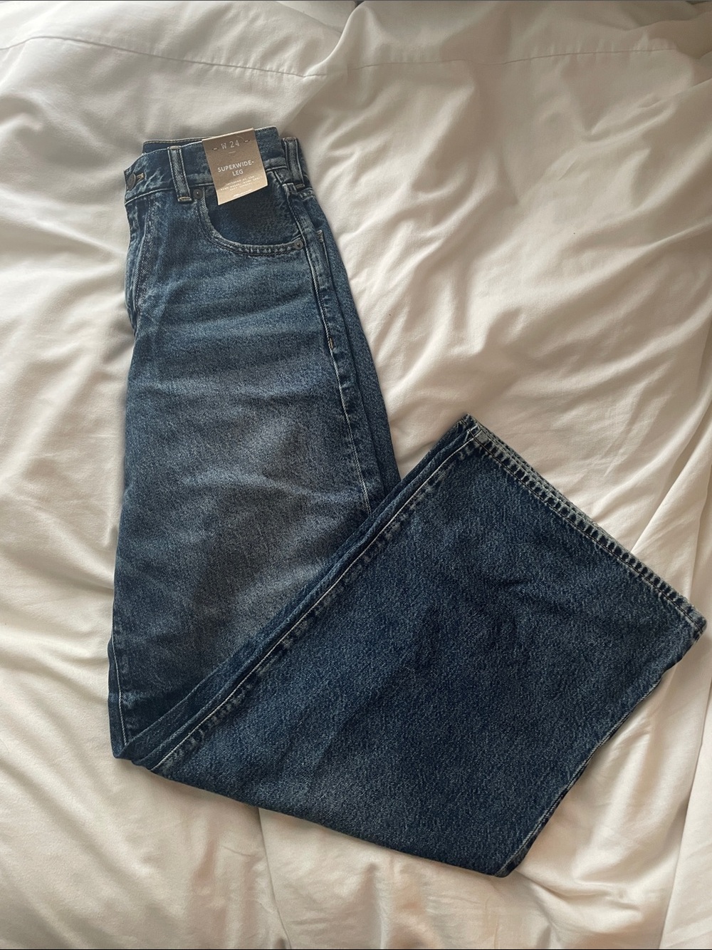 NWT Madewell super wide leg women's Jeans. Size 24.